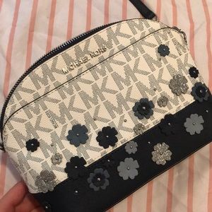 MK CROSSBODY
